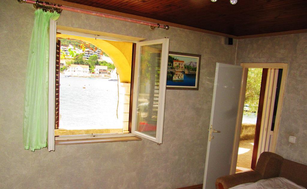 Apartmans And Rooms Dunjini Dvori Korčula Esterno foto
