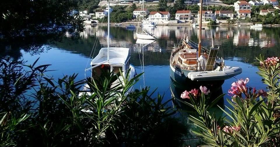 Apartmans And Rooms Dunjini Dvori Korčula Esterno foto