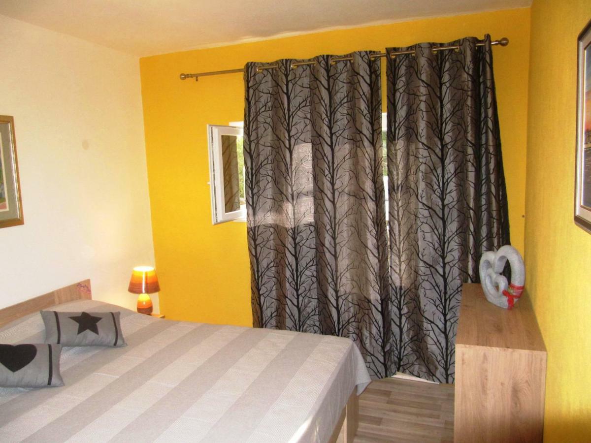 Apartmans And Rooms Dunjini Dvori Korčula Esterno foto