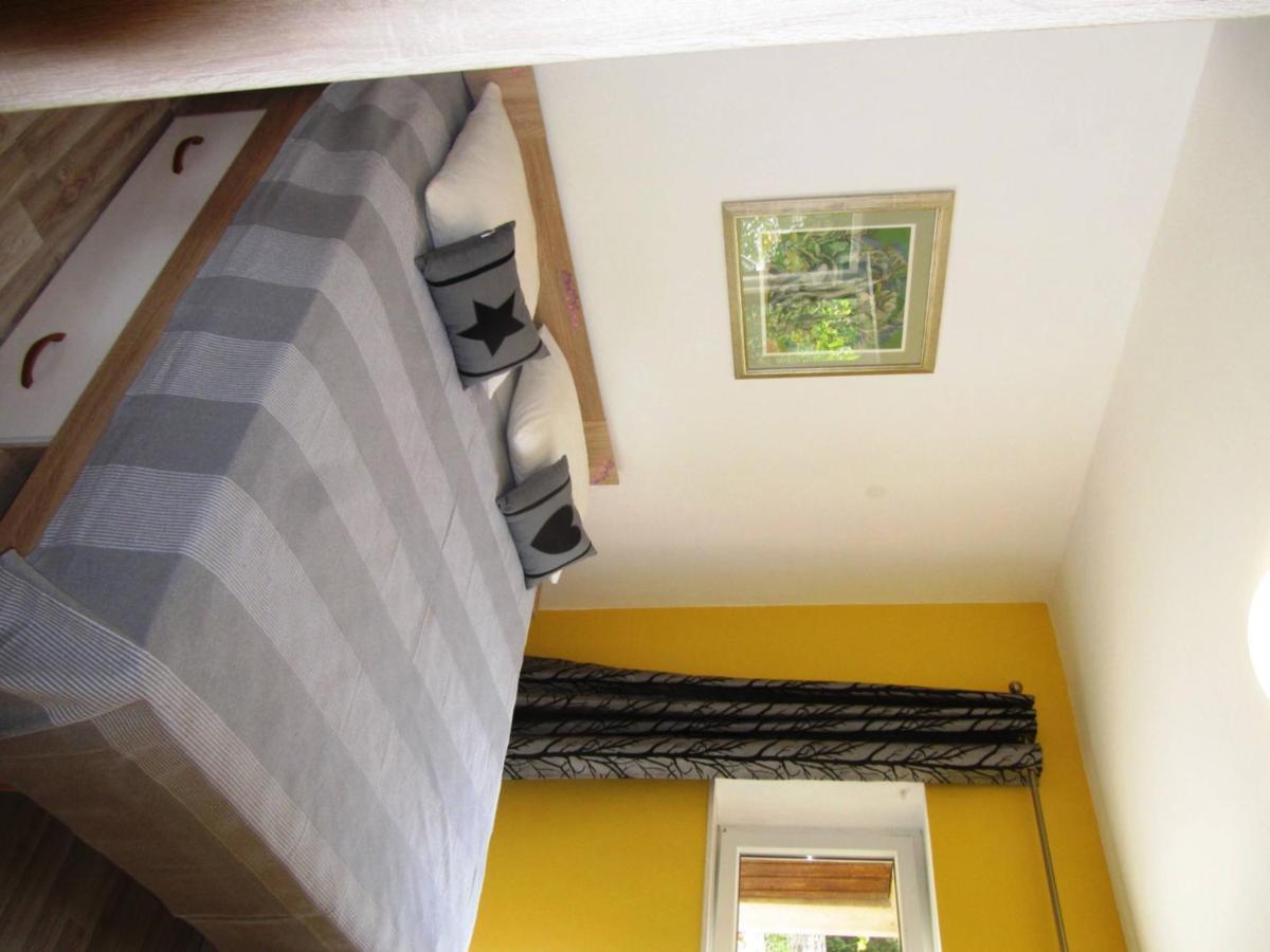 Apartmans And Rooms Dunjini Dvori Korčula Esterno foto
